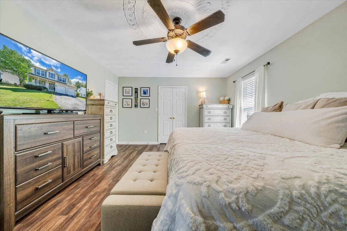 4626 Nevis DR - Photo 42