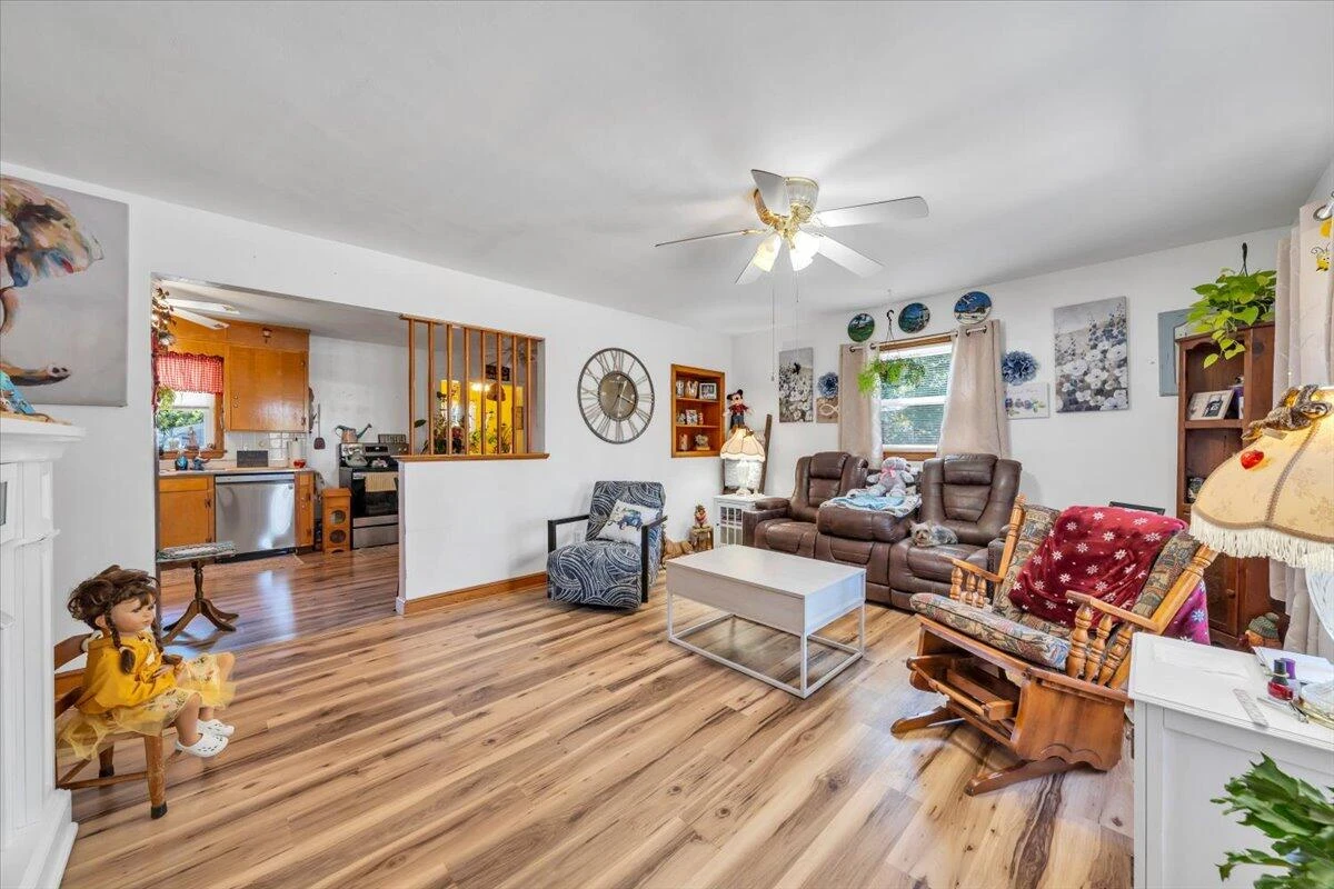 4760 PEACH TREE DR - Photo 3