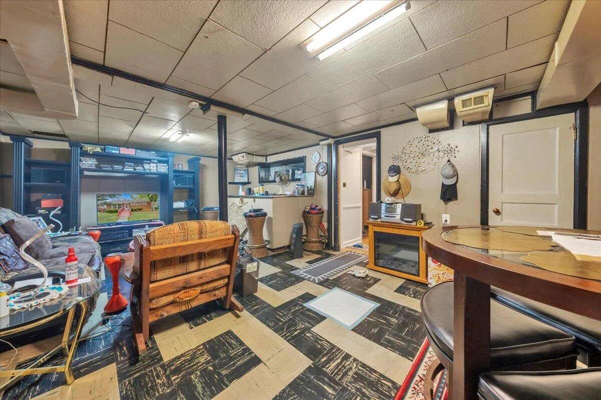 2426 Durham ST - Photo 18