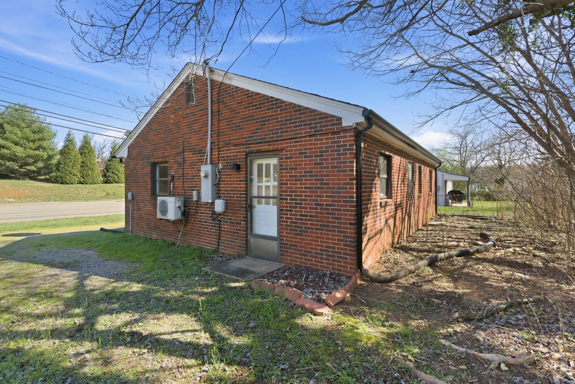 831 Liberty ST - Photo 27