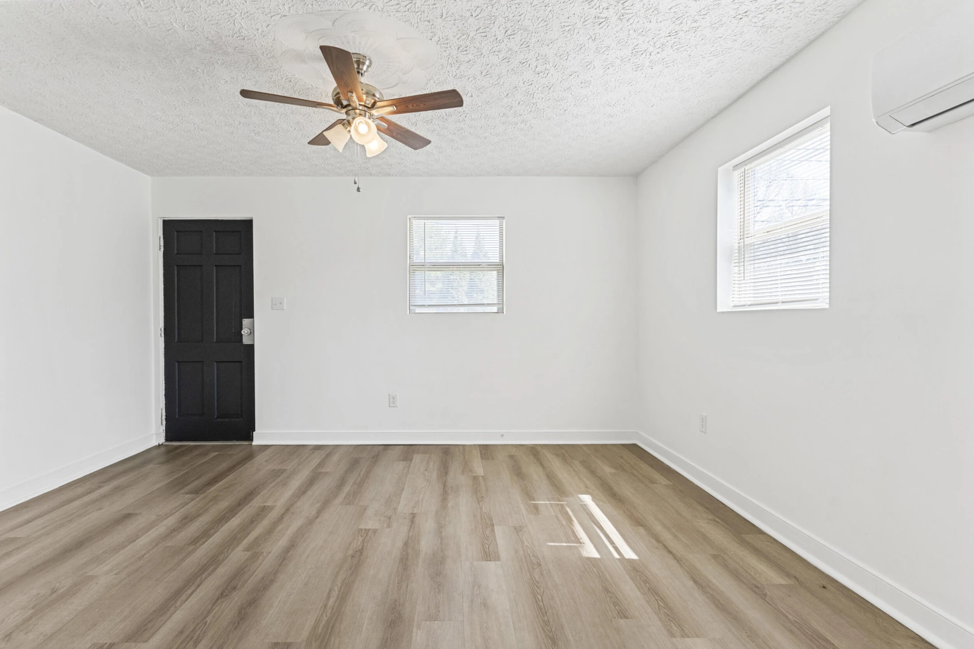 831 Liberty ST - Photo 7