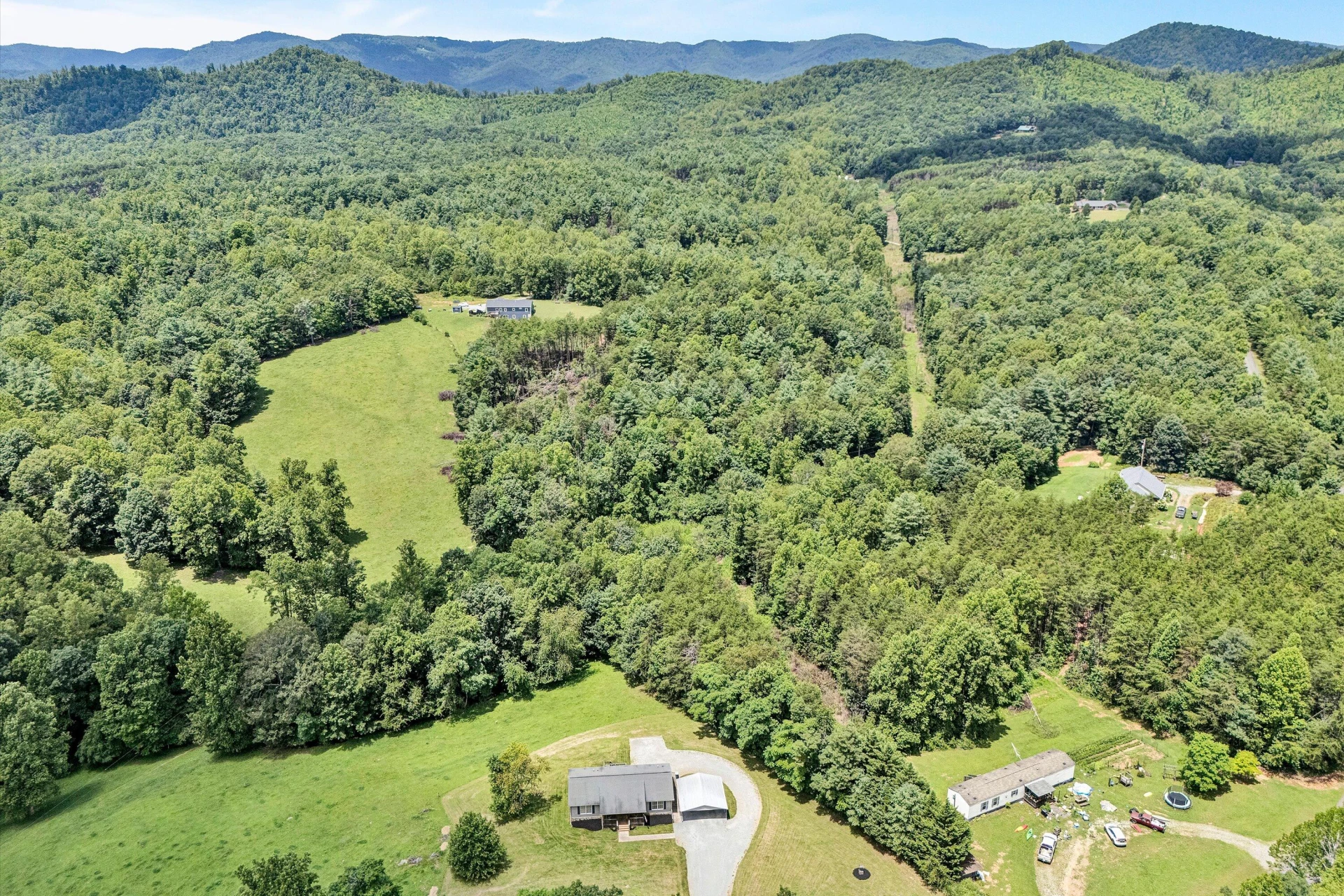455 TWIN CREEKS DR - Photo 4