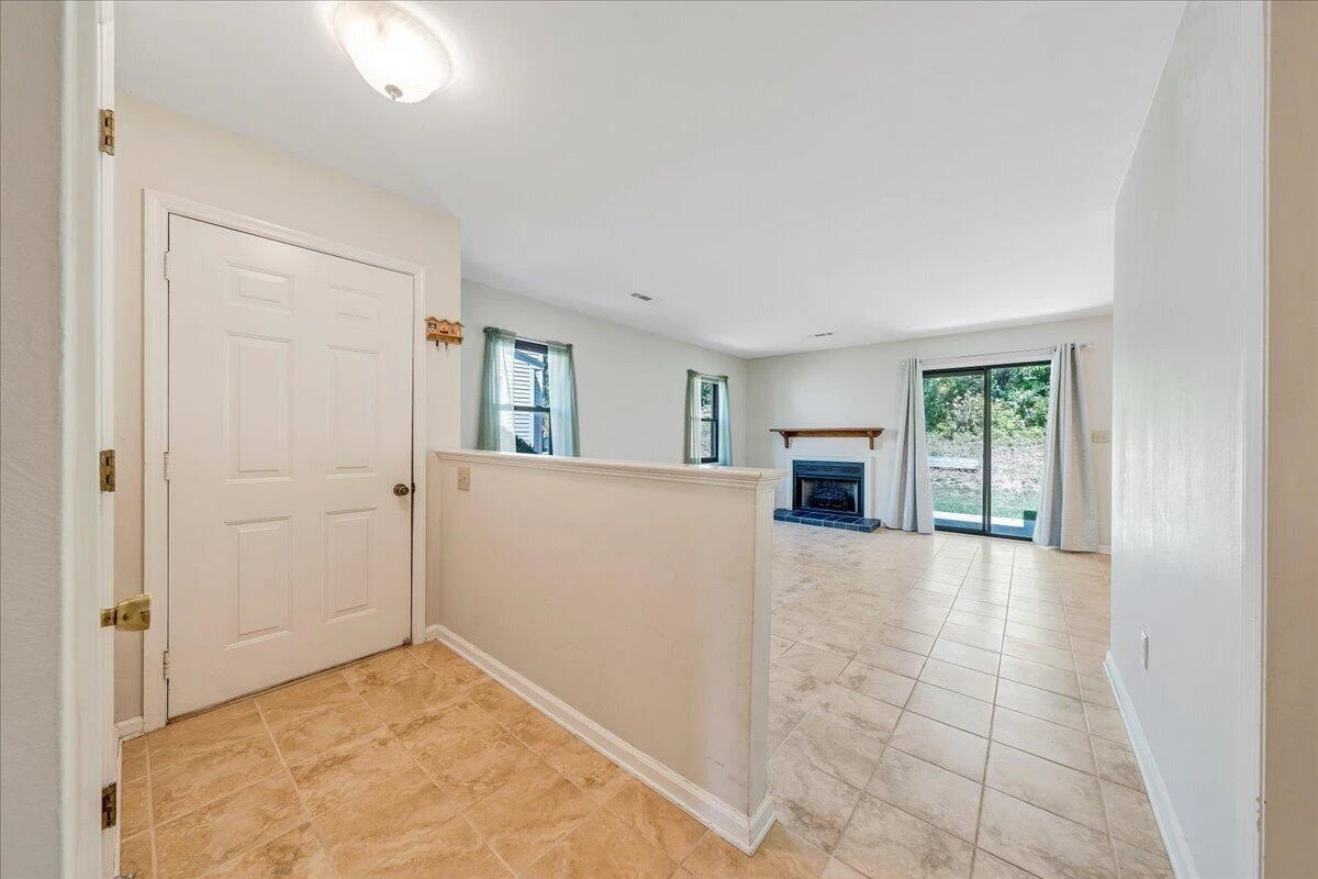 7206 Red Cedar CIR - Photo 5