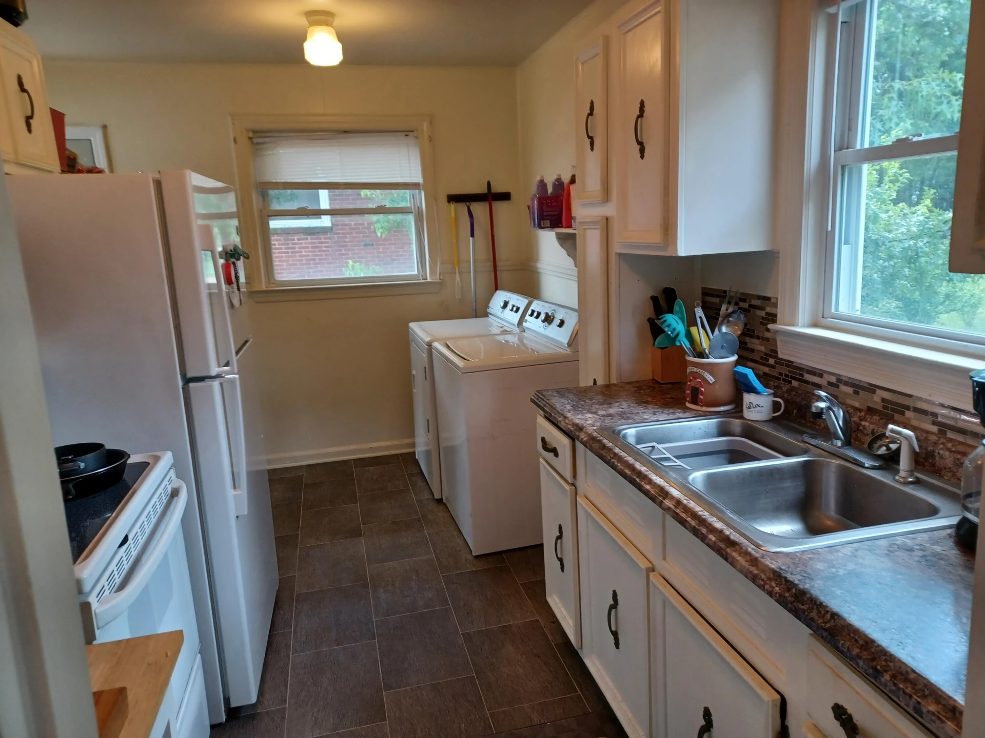 2408 Durham ST - Photo 4