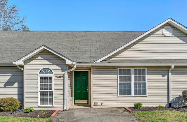 2482 Tuckawana CIR