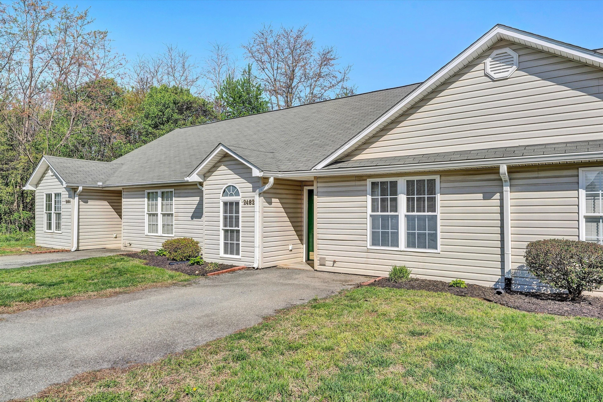 2482 Tuckawana CIR #2482 - Photo 3