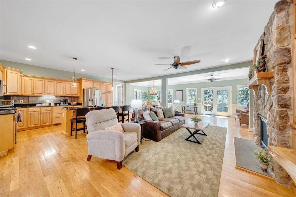 115 Hemlock DR - Photo 13