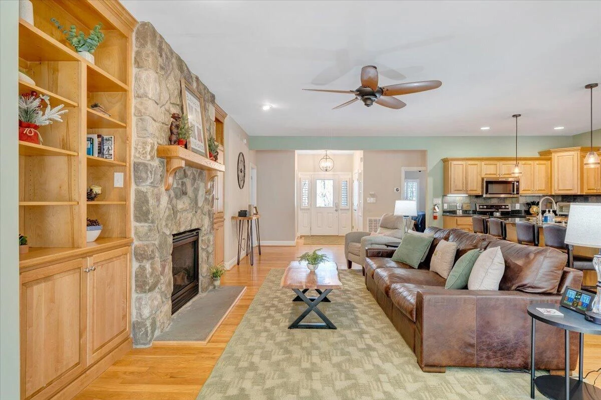 115 Hemlock DR - Photo 17