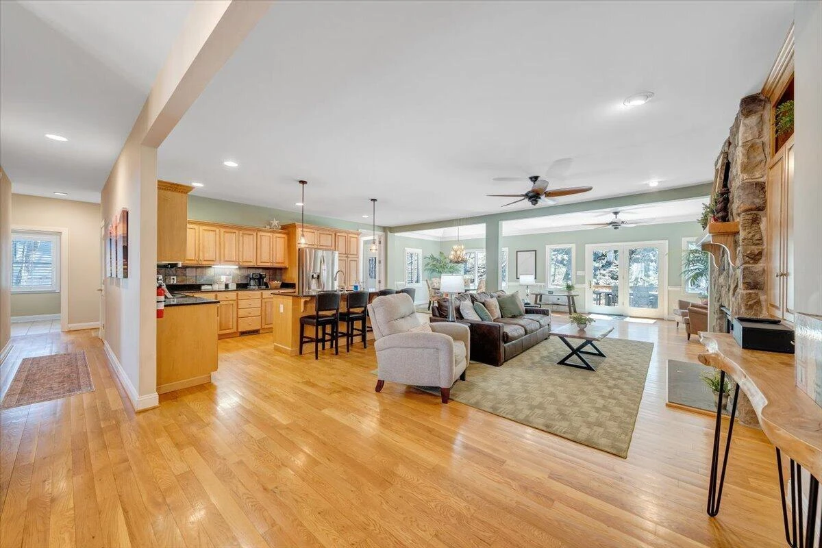 115 Hemlock DR - Photo 12