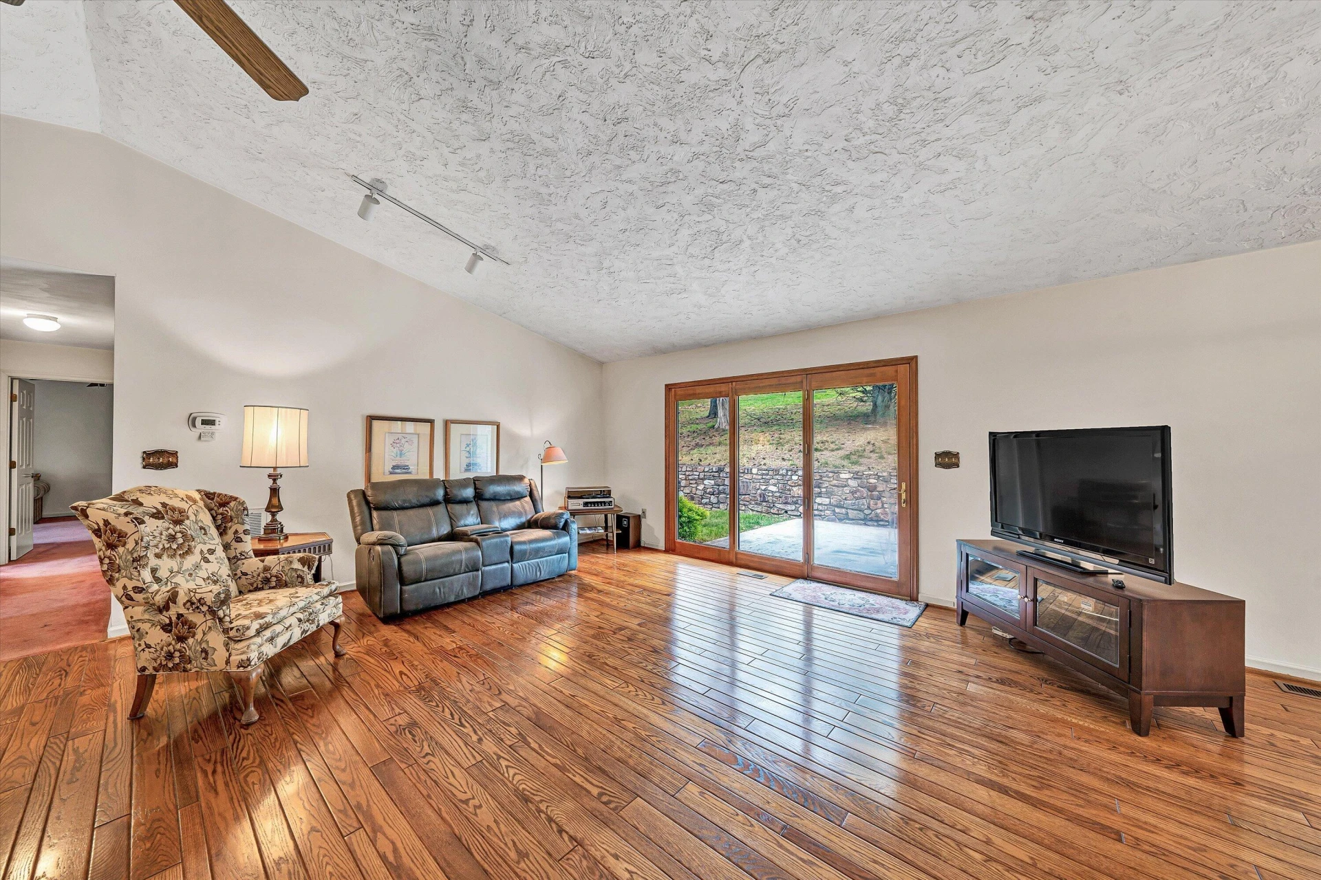 7913 Olsen RD - Photo 12