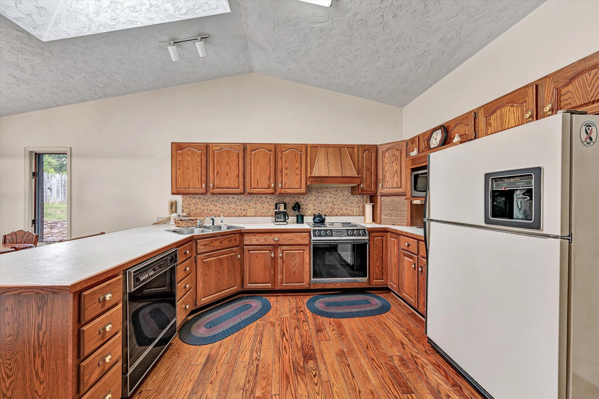 7913 Olsen RD - Photo 14