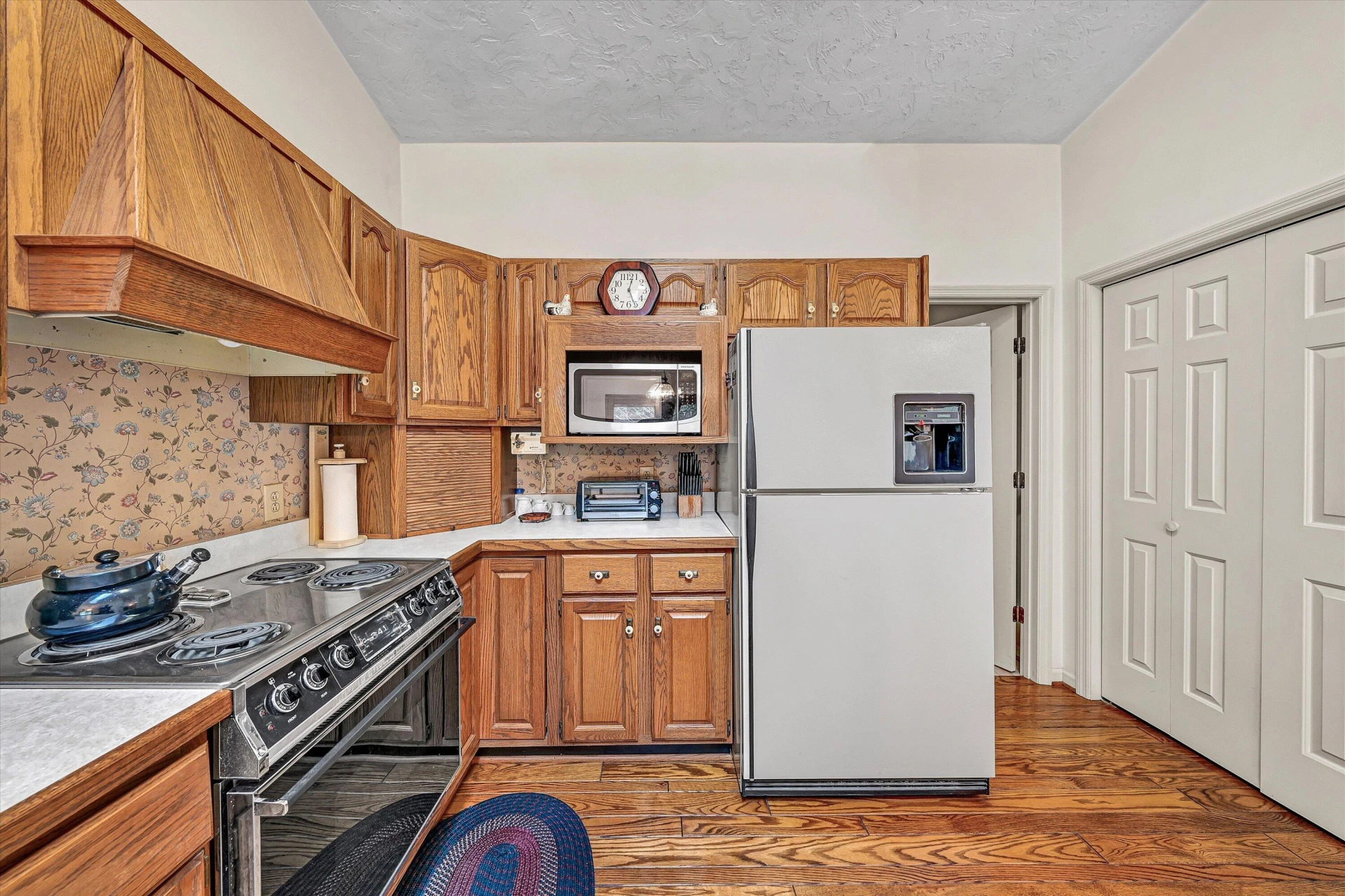 7913 Olsen RD - Photo 16
