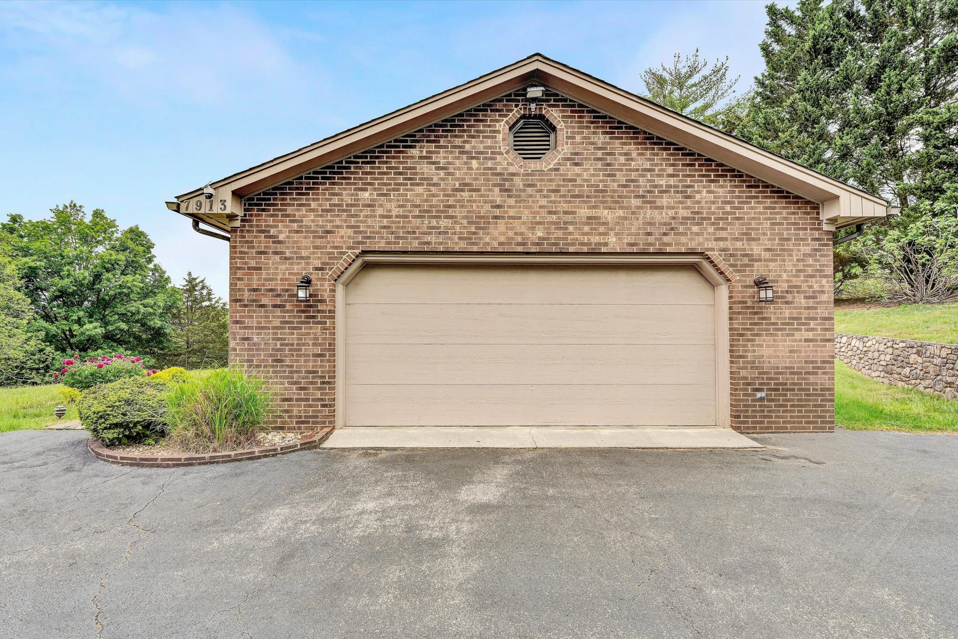 7913 Olsen RD - Photo 24