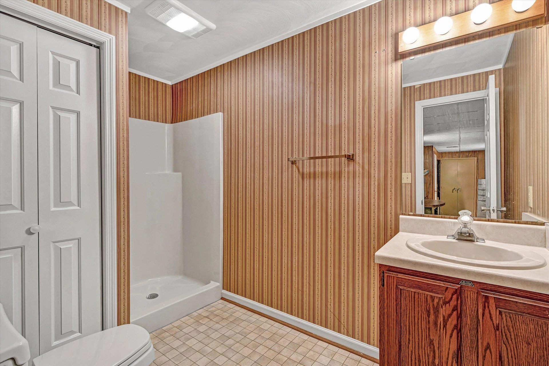 7913 Olsen RD - Photo 37