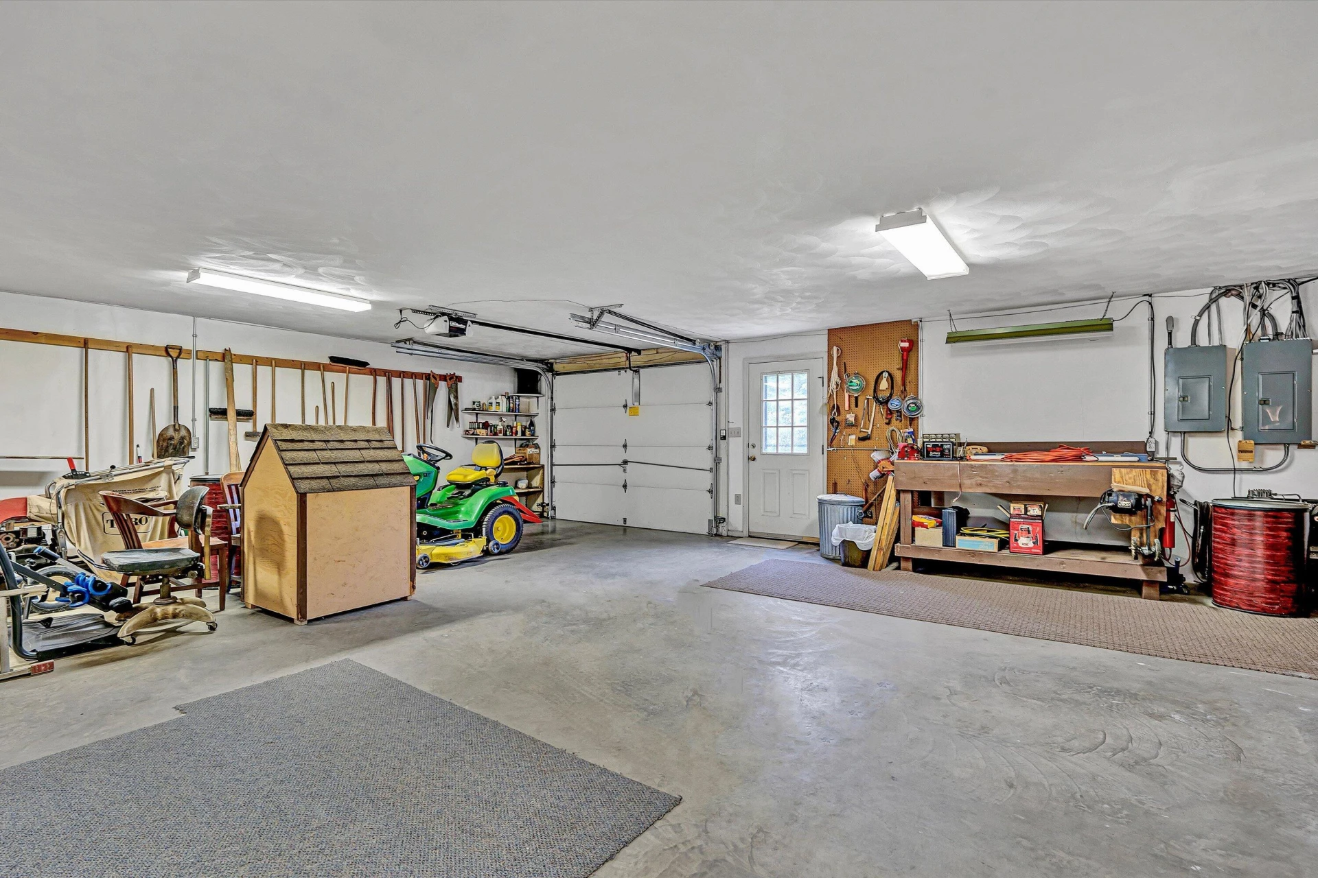 7913 Olsen RD - Photo 40