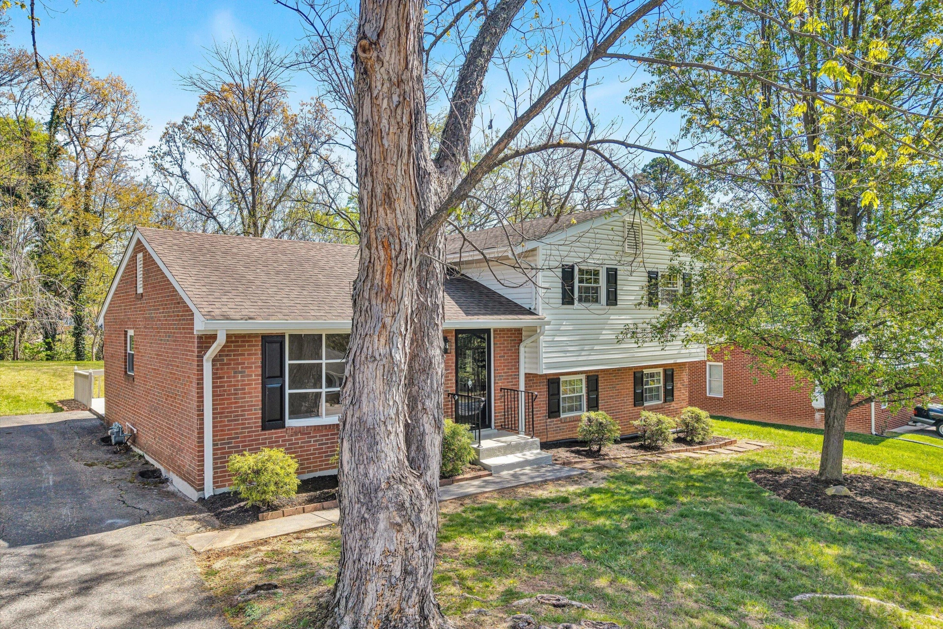 4911 Northwood DR - Photo 2