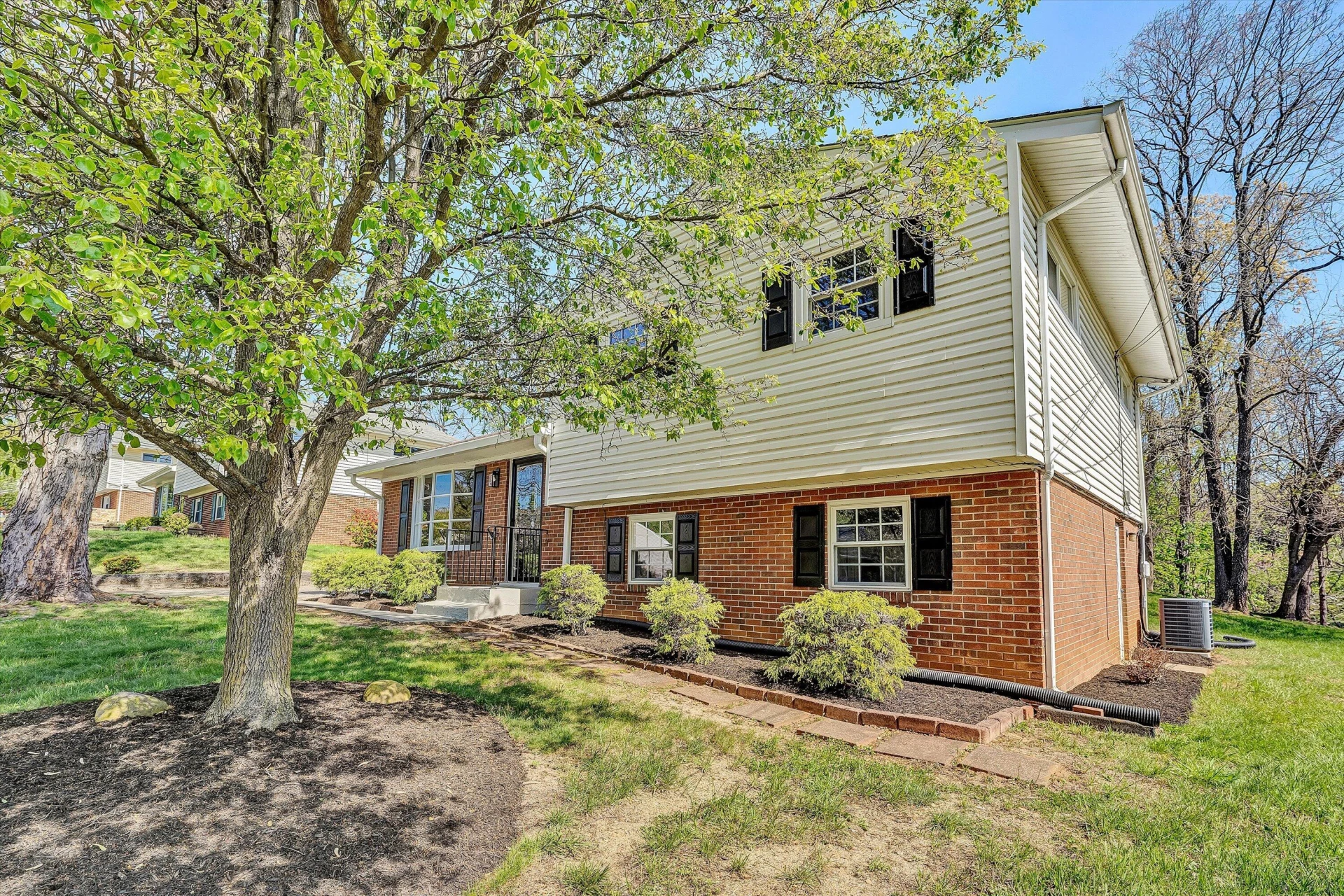 4911 Northwood DR - Photo 4