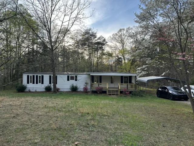 445 Jessteen LN, Bassett, VA, 24055