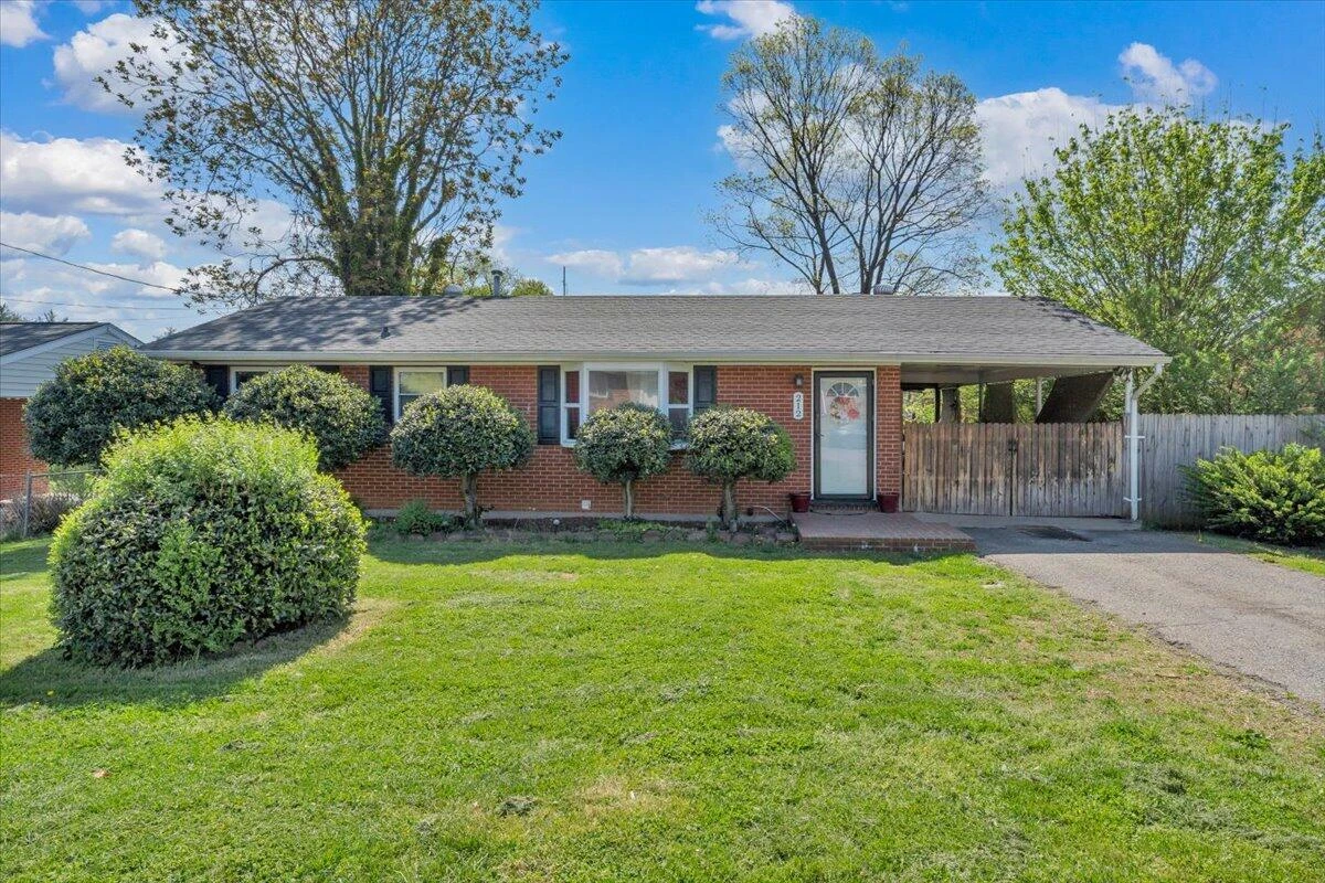 212 Nancy DR