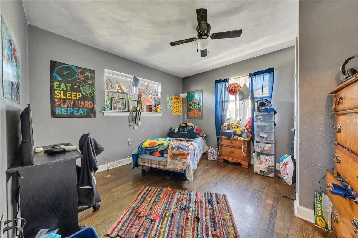 212 Nancy DR - Photo 10