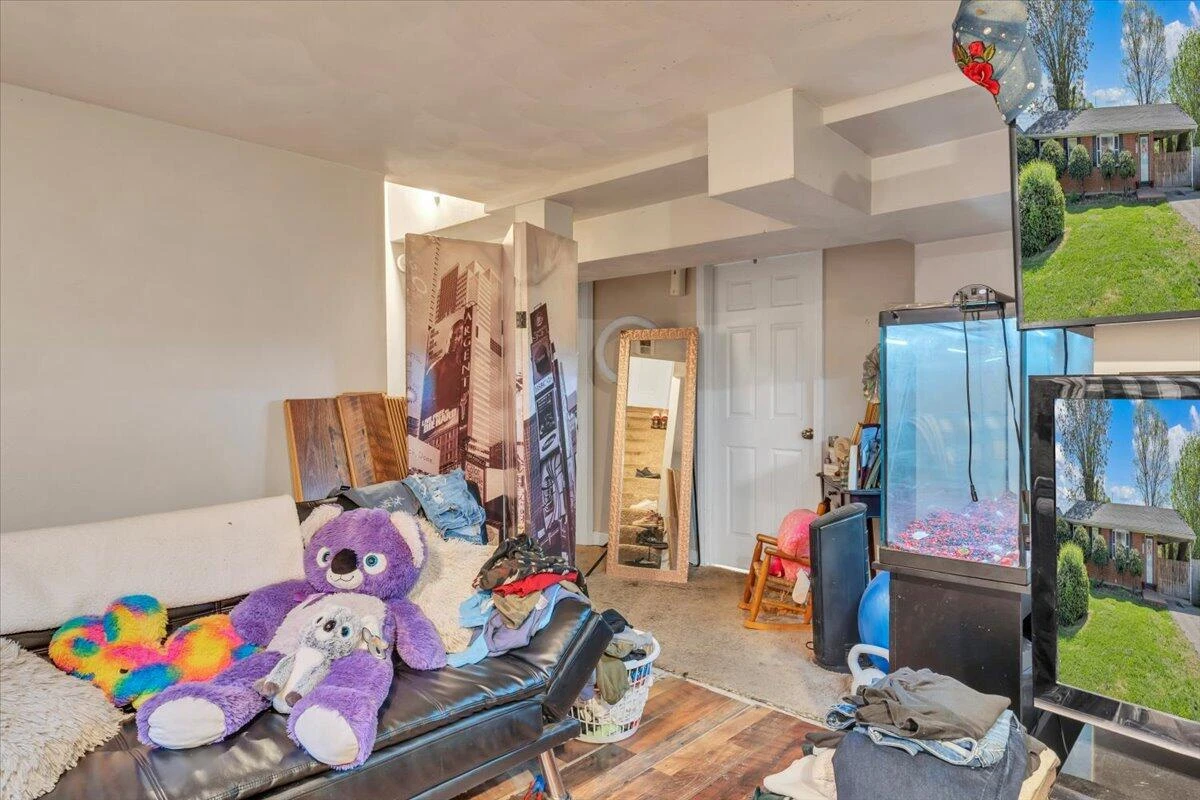 212 Nancy DR - Photo 15