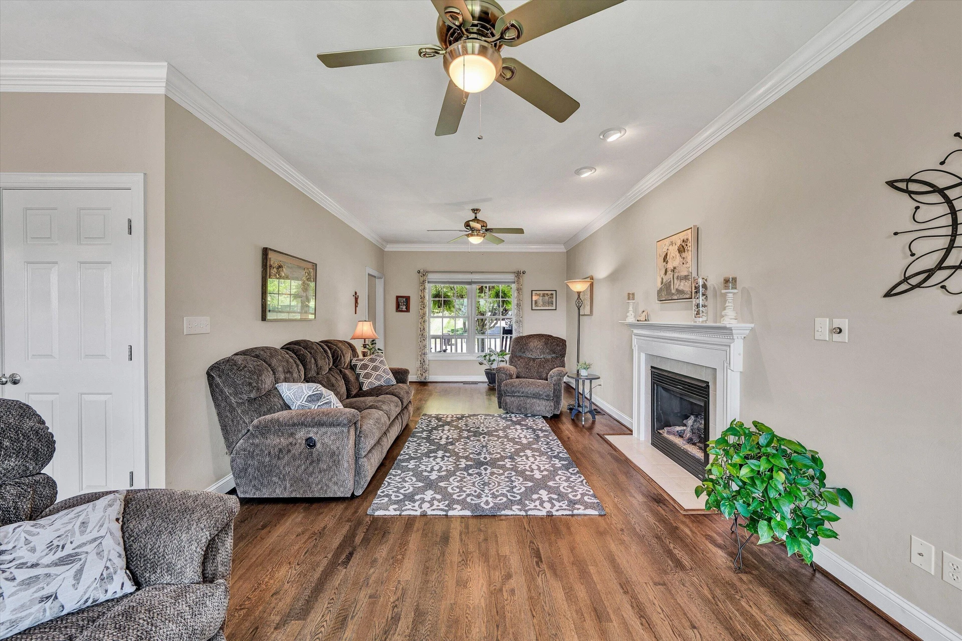 6210 Crumpacker DR - Photo 17