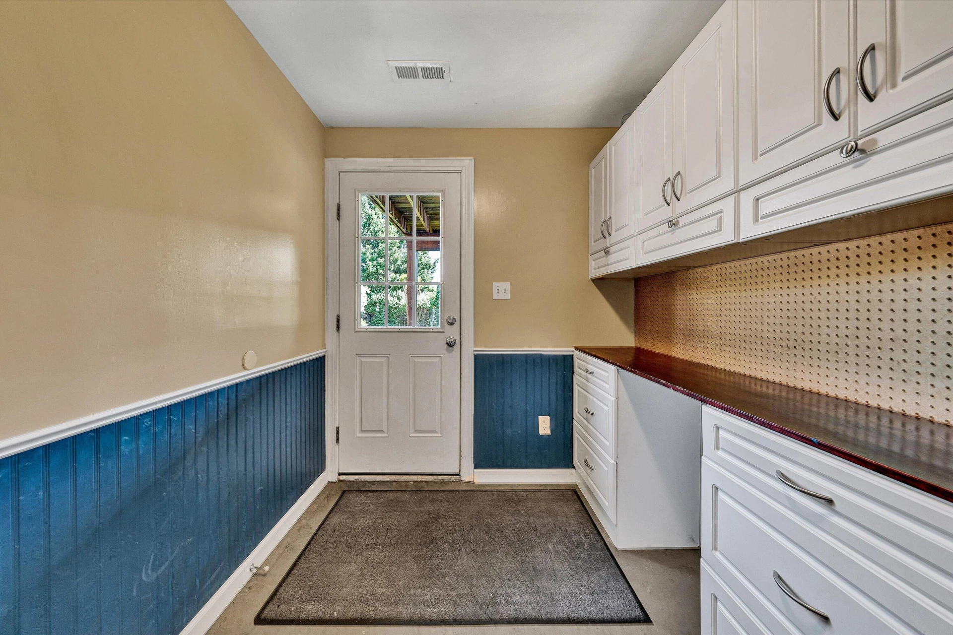 6210 Crumpacker DR - Photo 60