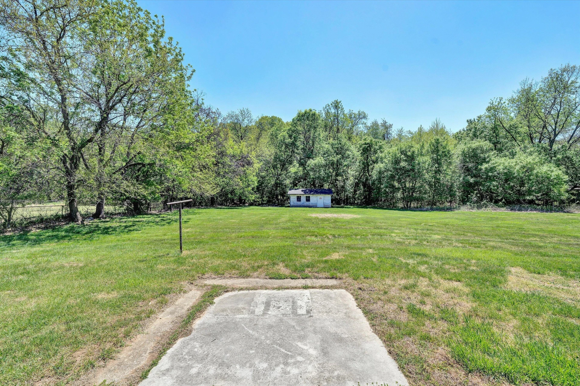 2356 Riverside DR - Photo 15