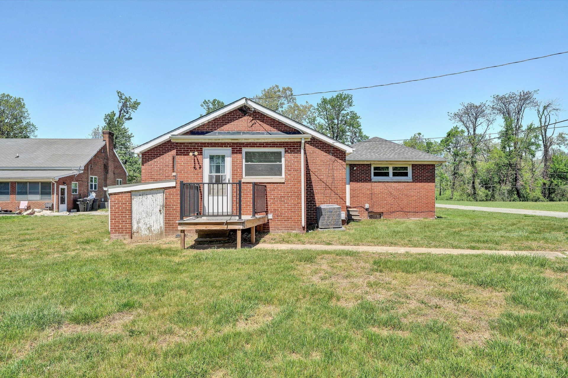 2356 Riverside DR - Photo 17