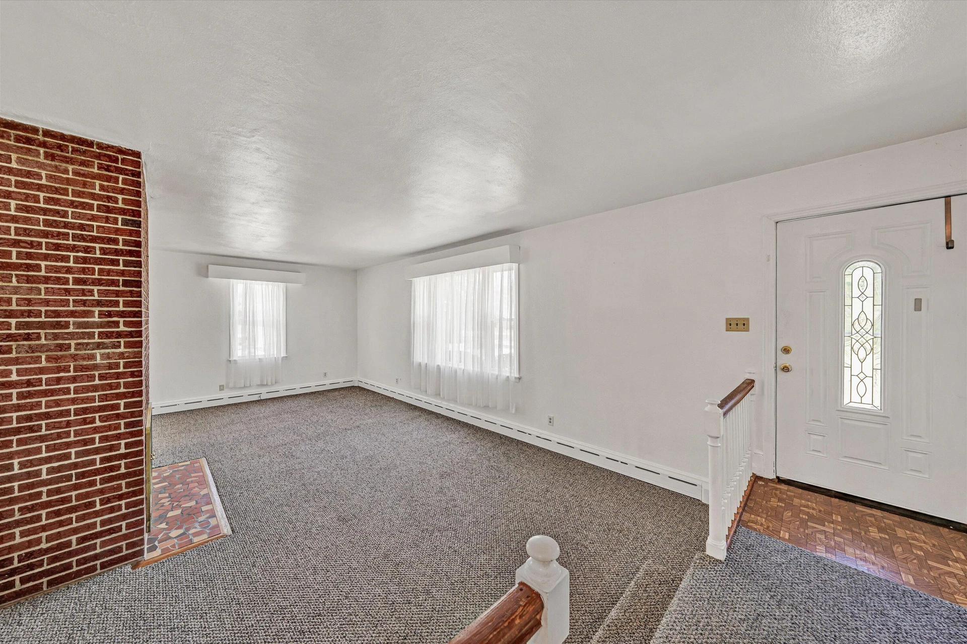2356 Riverside DR - Photo 3