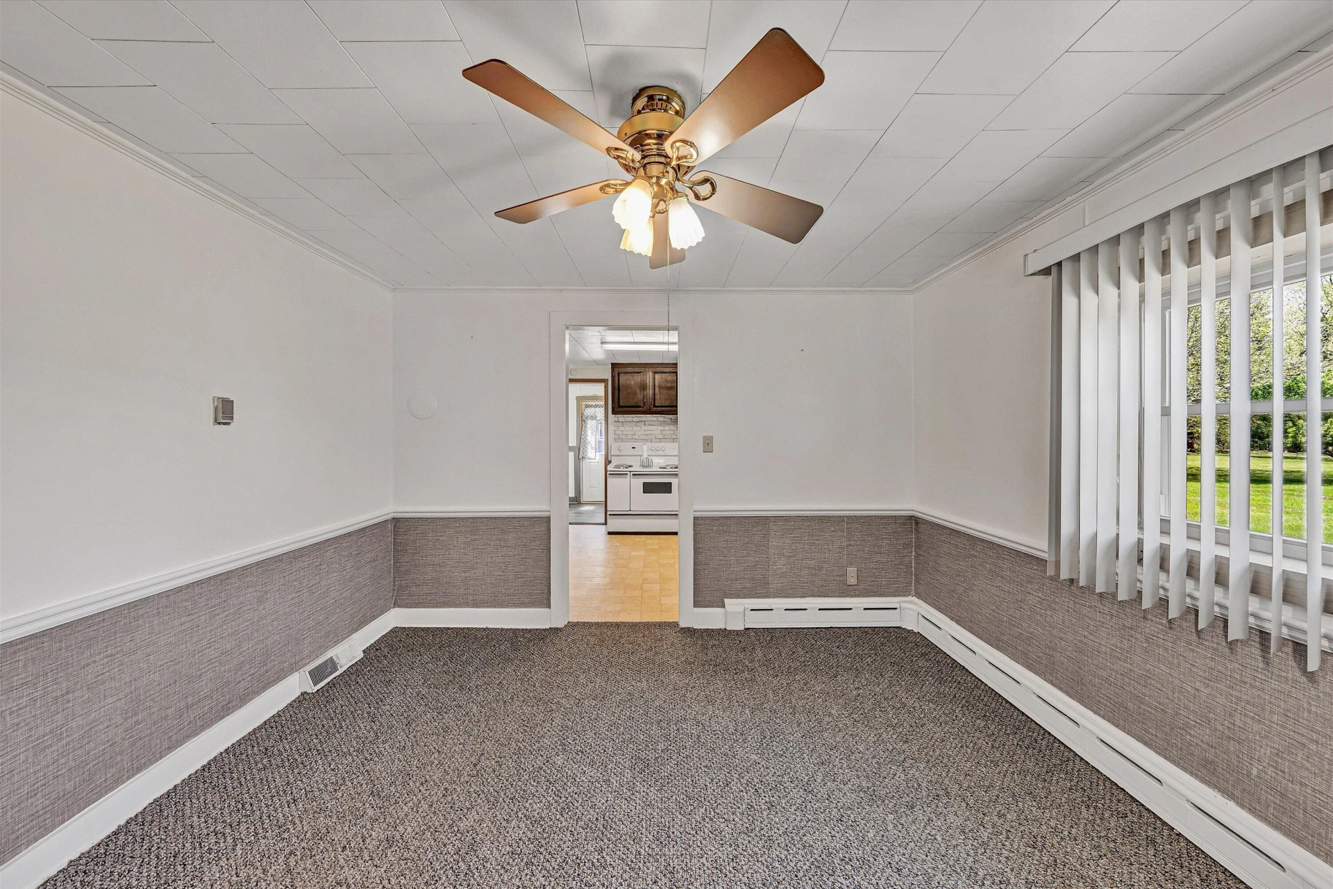 2356 Riverside DR - Photo 5