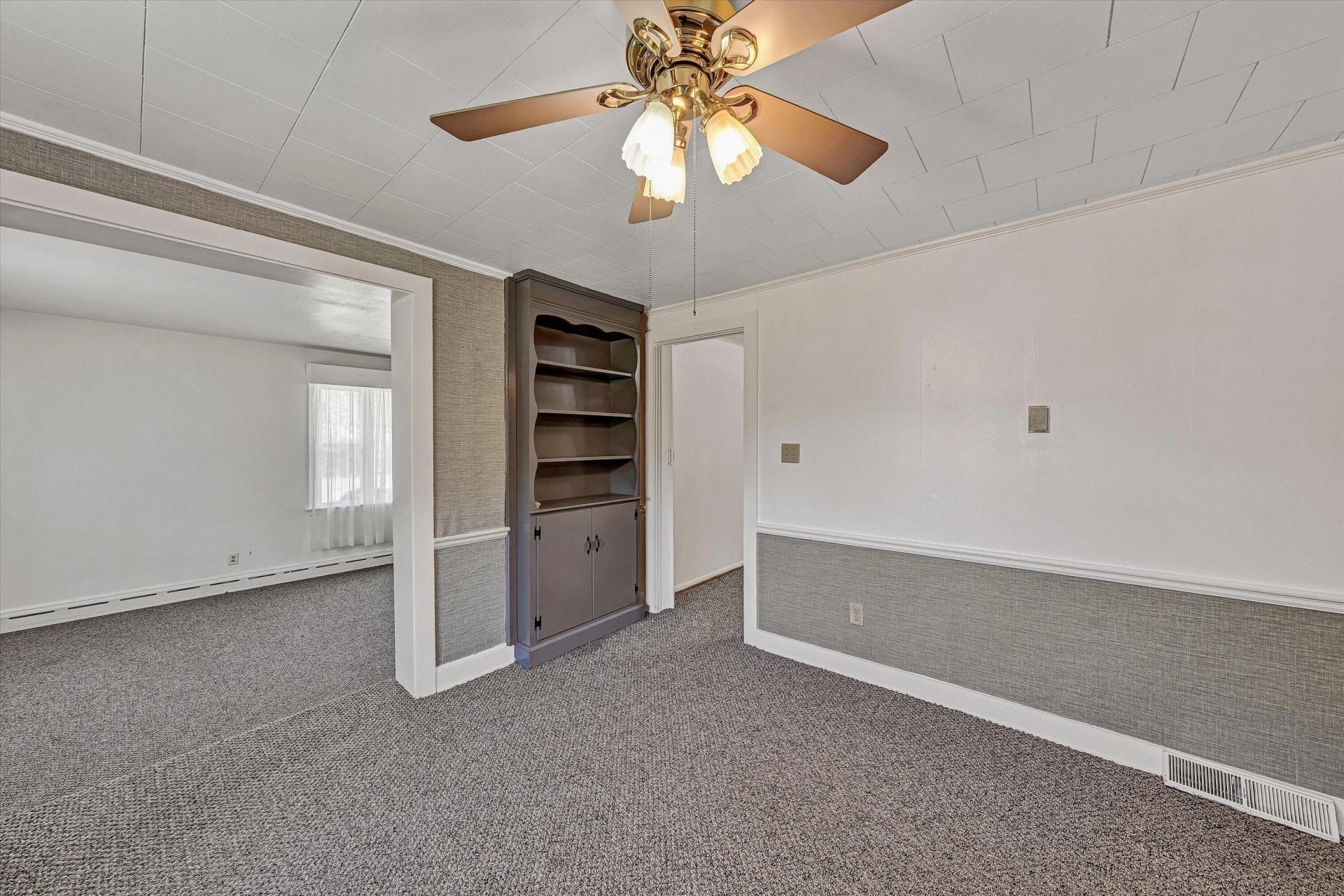 2356 Riverside DR - Photo 6