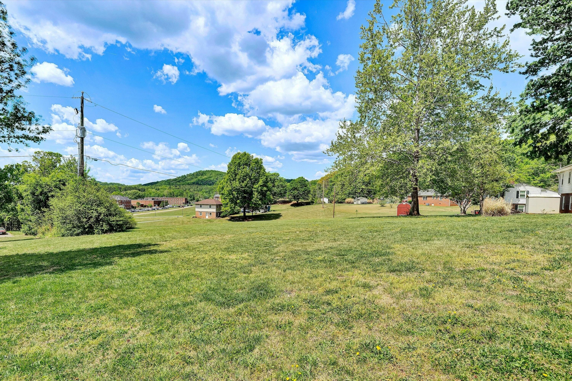 225 ARTHUR CIR - Photo 2