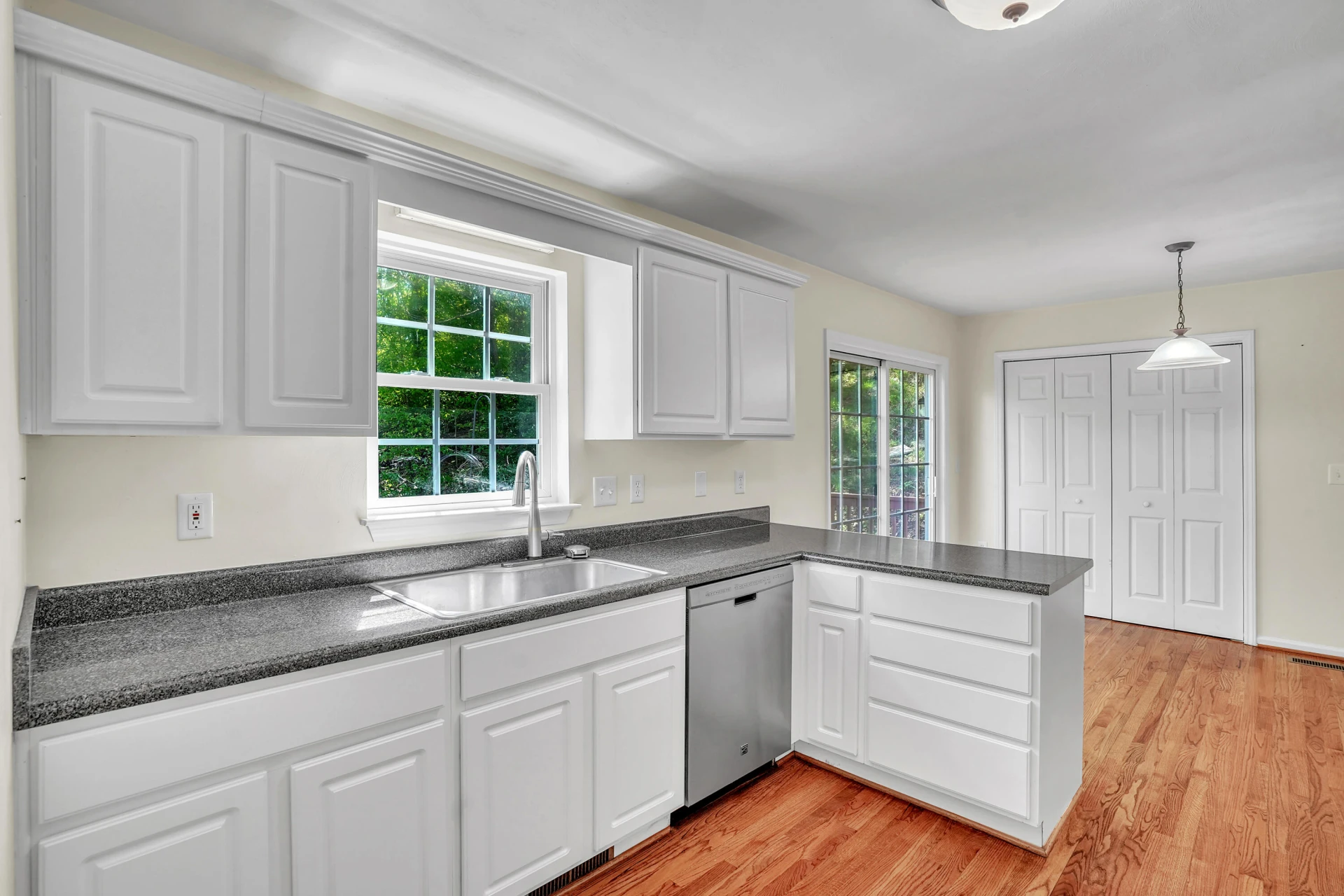 7607 Peebles LN - Photo 16