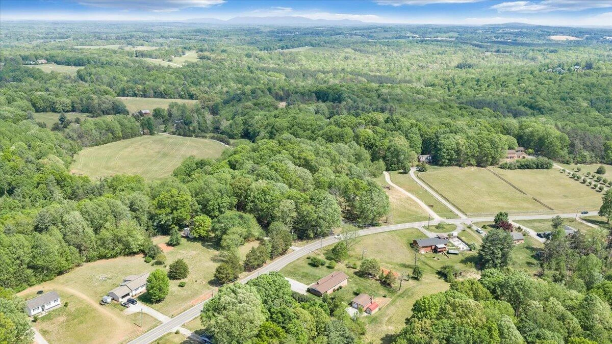 935 Bonbrook Mill RD - Photo 47