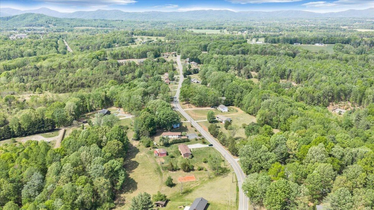 935 Bonbrook Mill RD - Photo 51