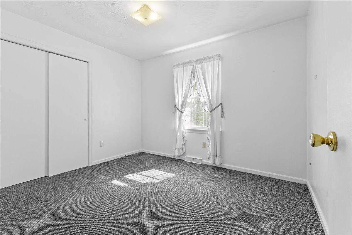 59 Silverbirch DR - Photo 17