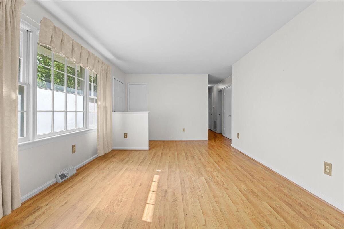 59 Silverbirch DR - Photo 6