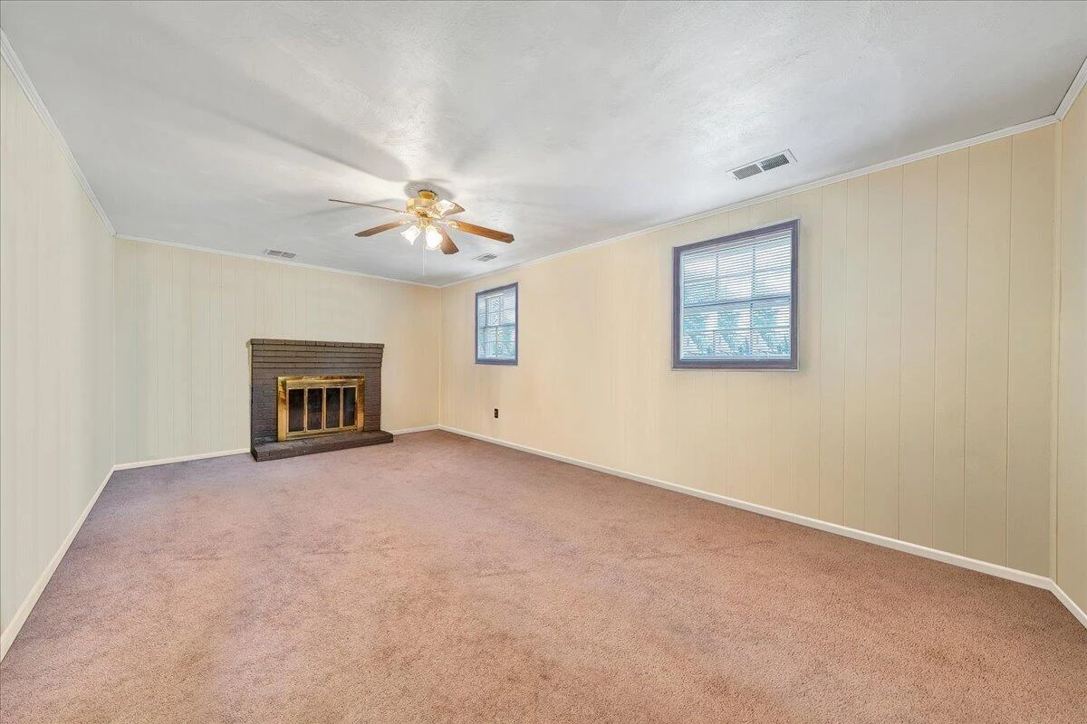 619 Elmcrest ST - Photo 21