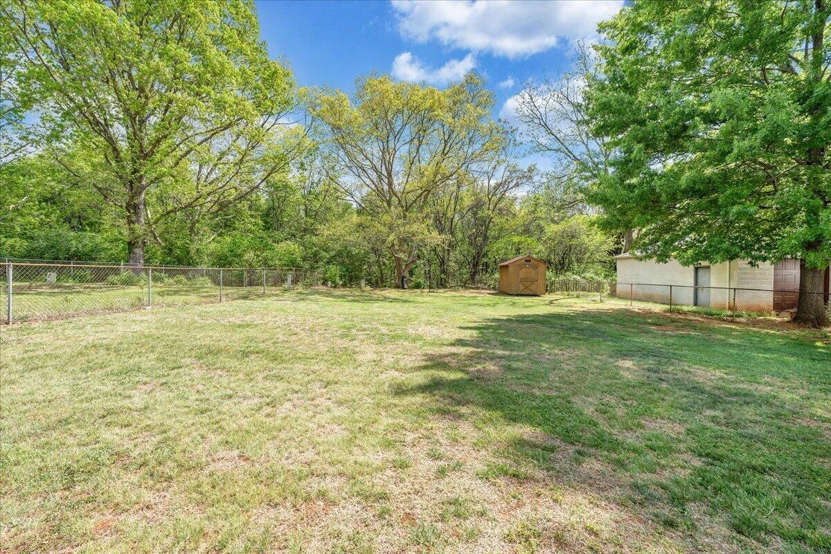 619 Elmcrest ST - Photo 23
