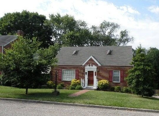 2618 Fairway DR