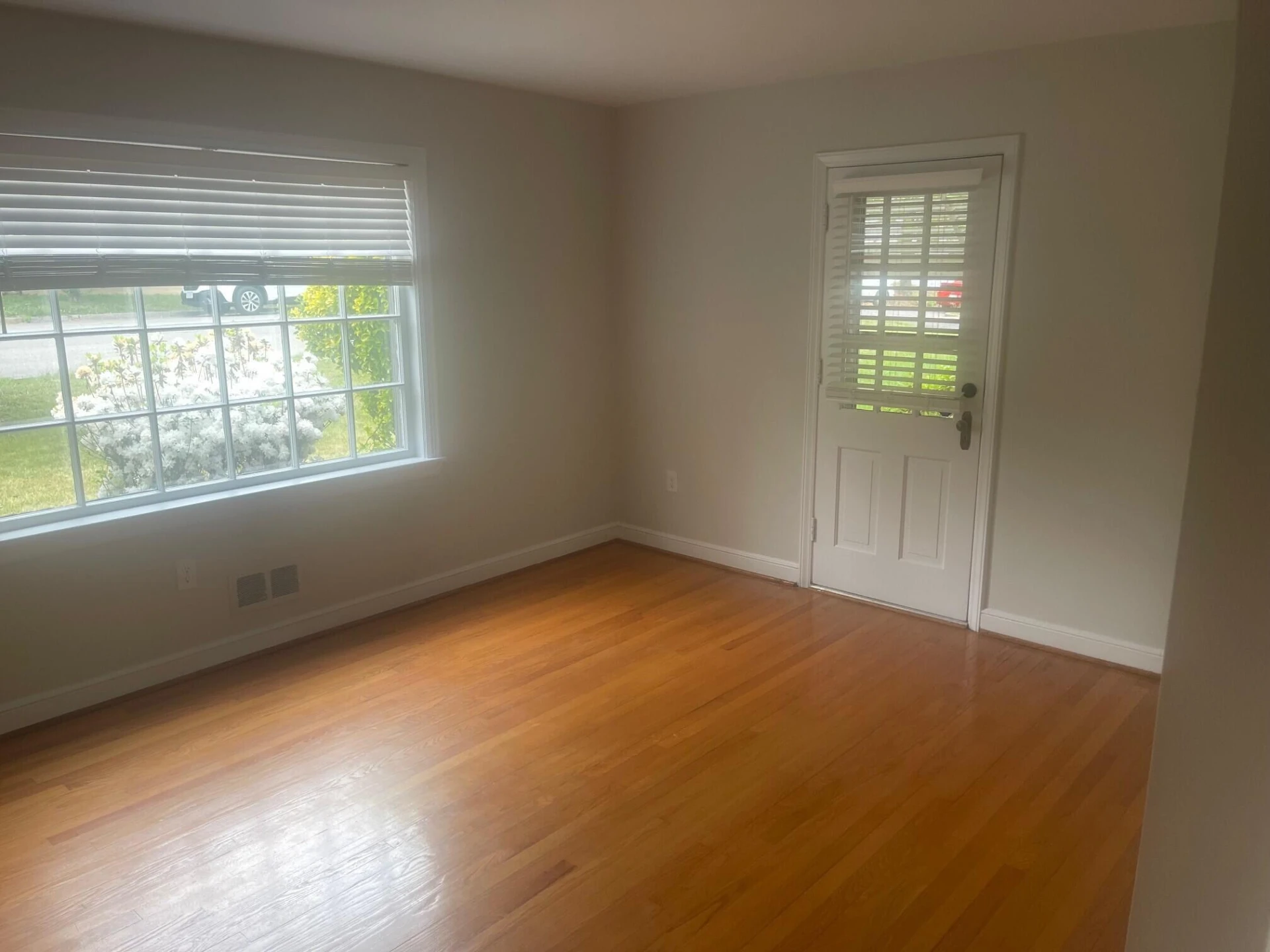 2618 Fairway DR - Photo 2