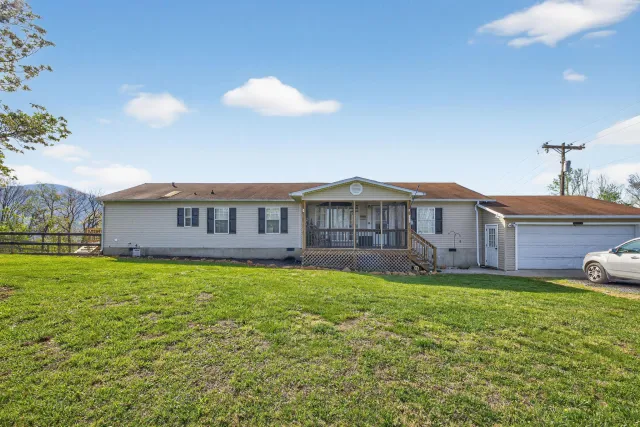 355 Clan Alpine WAY, Glasgow, VA