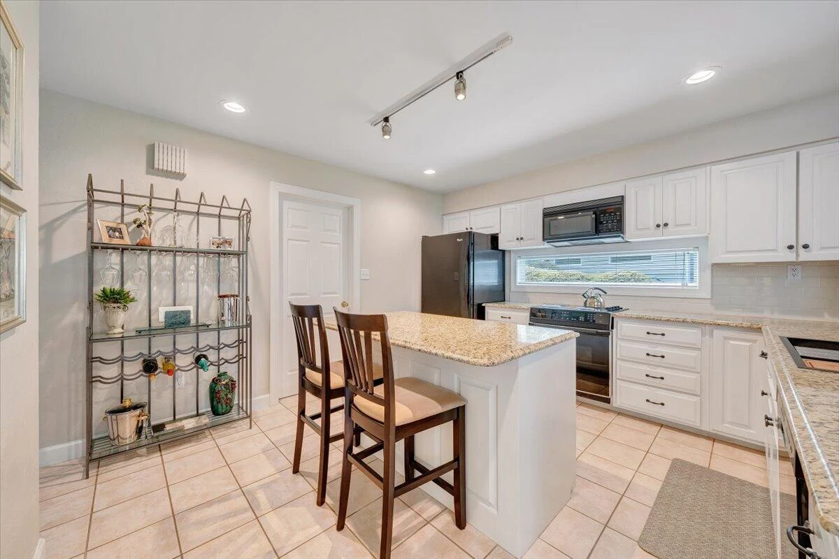 30 Island Green DR #UNIT 4 - Photo 23