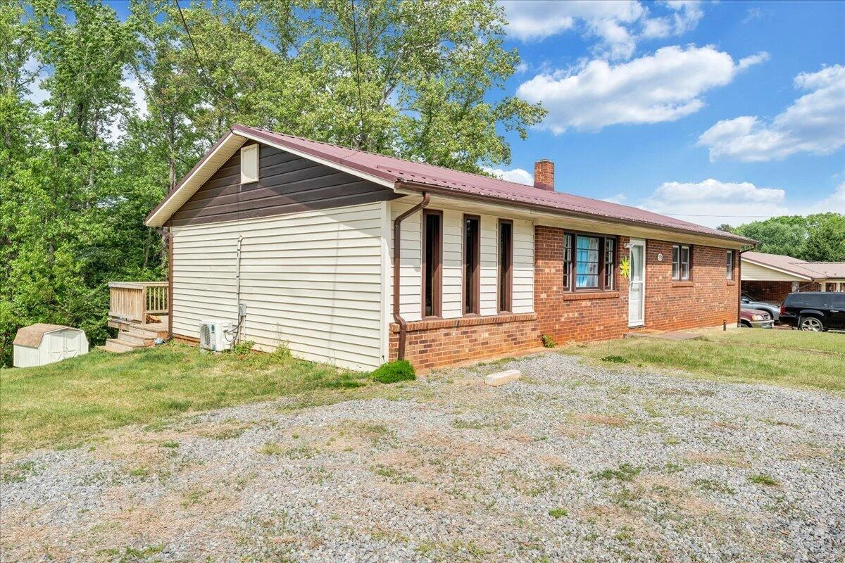 795 Longview DR - Photo 23