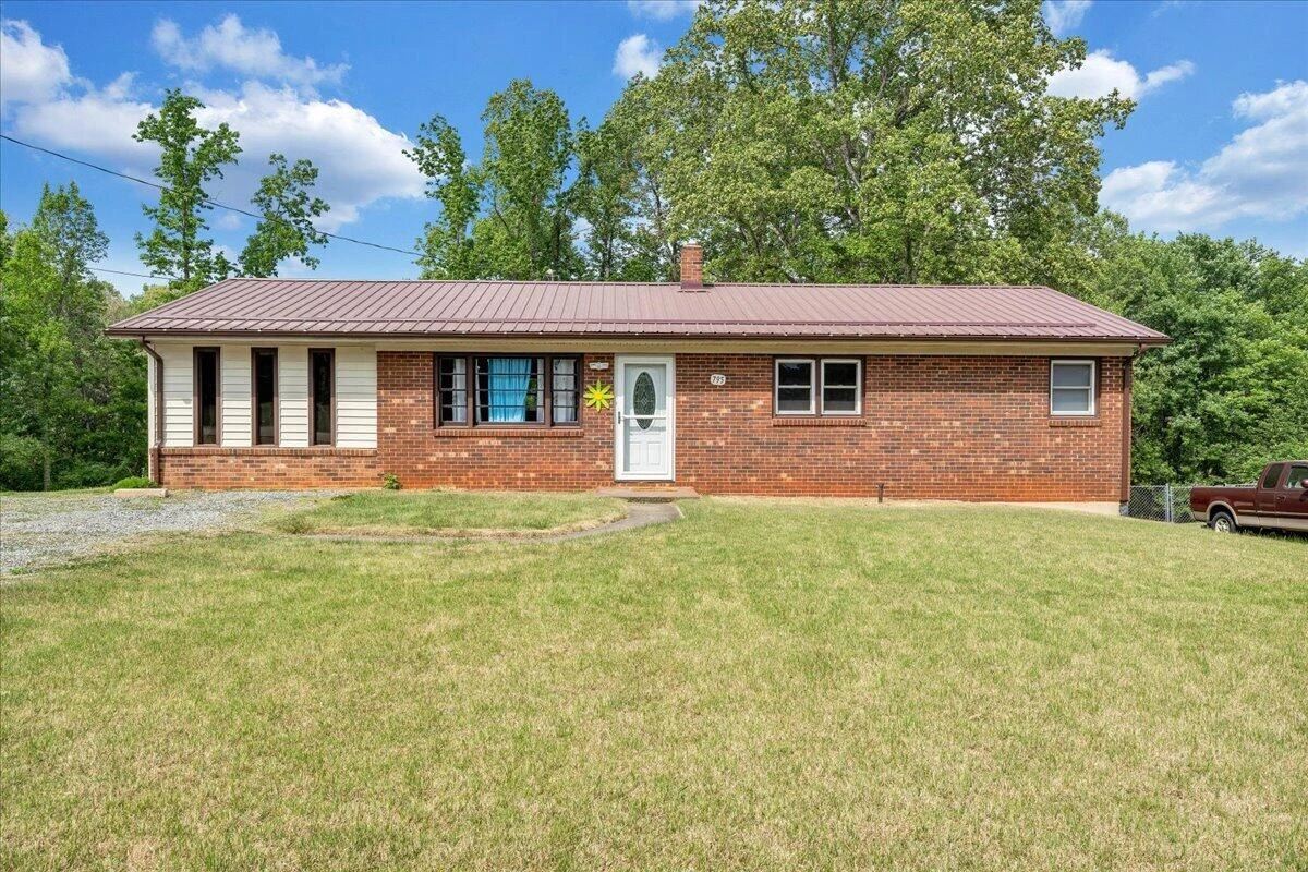 795 Longview DR - Photo 24