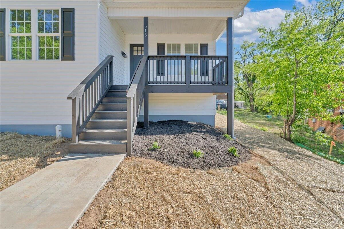 515 Cedar AVE - Photo 2