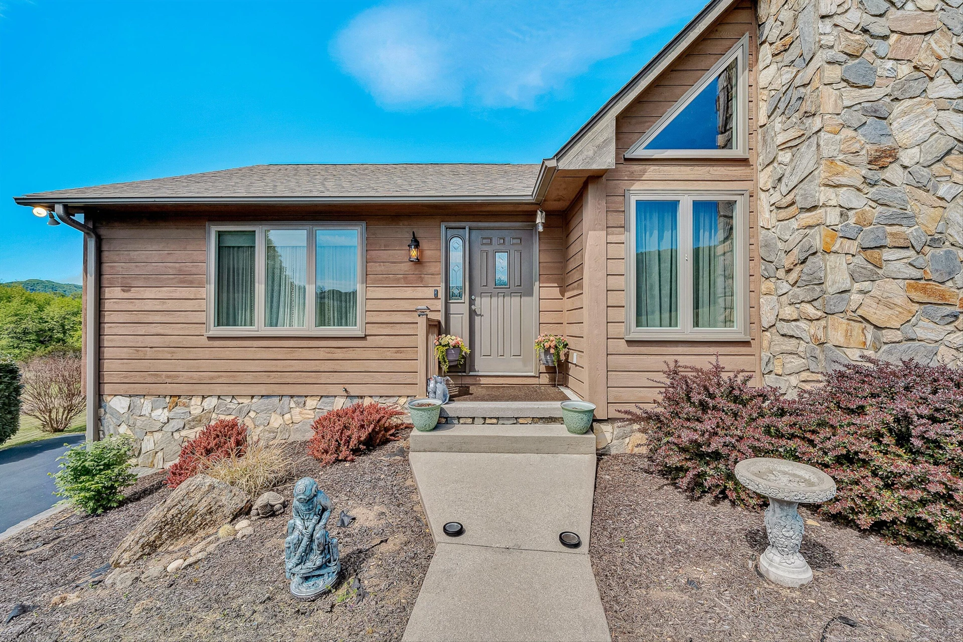 384 Deer Haven DR - Photo 6