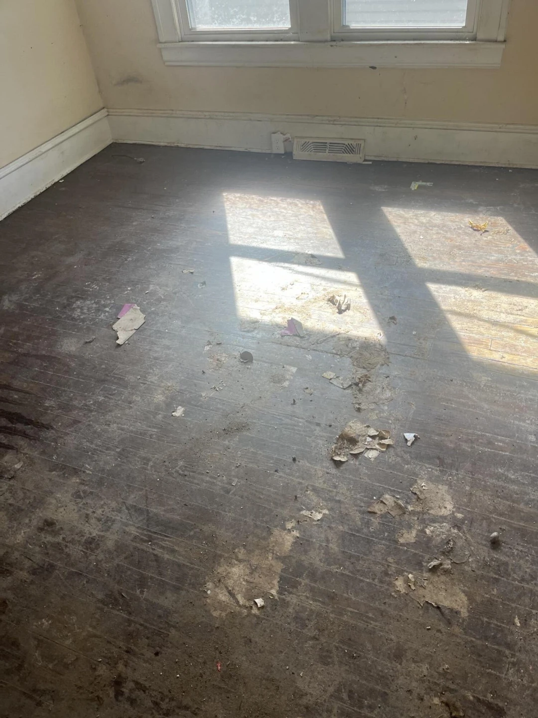 652 Montrose AVE - Photo 5