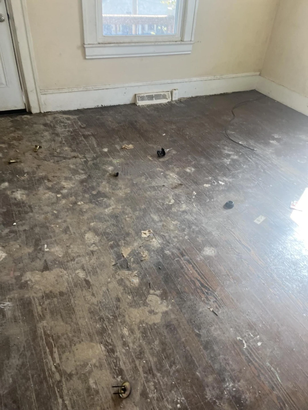 652 Montrose AVE - Photo 7
